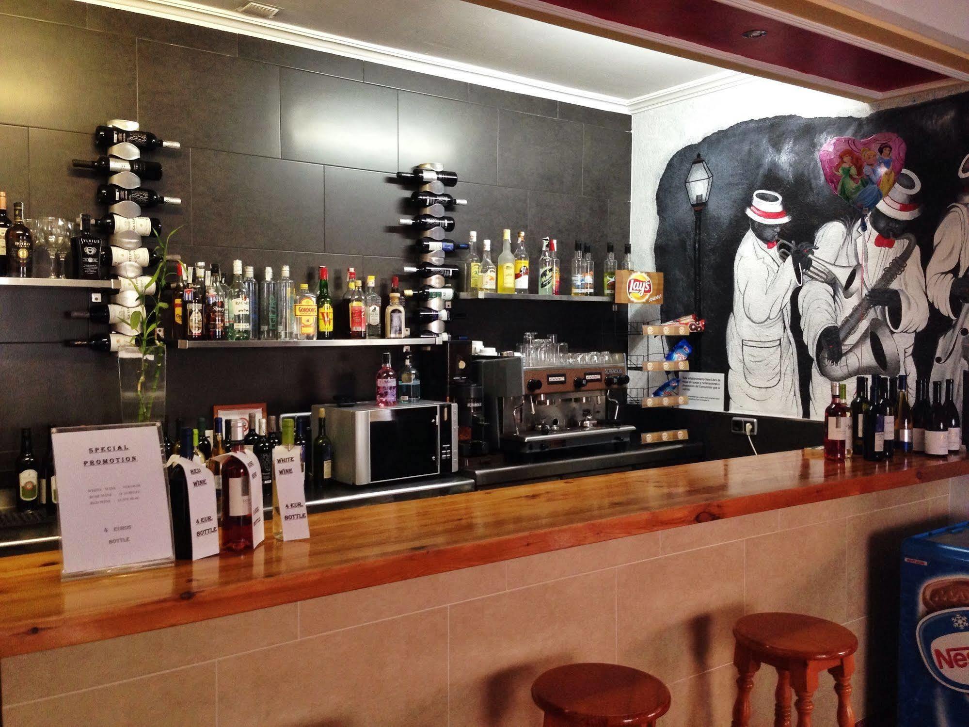 Hotel Carmen Teresa Τορρεμολίνος Εξωτερικό φωτογραφία