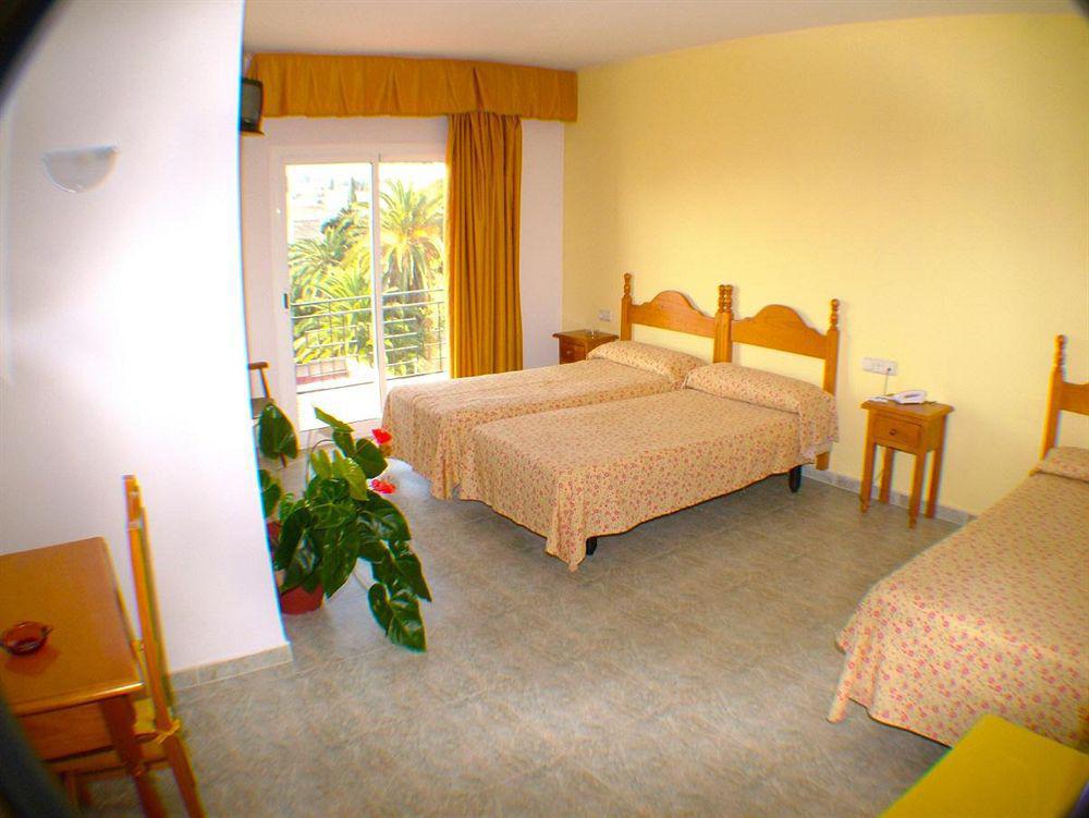 Hotel Carmen Teresa Τορρεμολίνος Εξωτερικό φωτογραφία